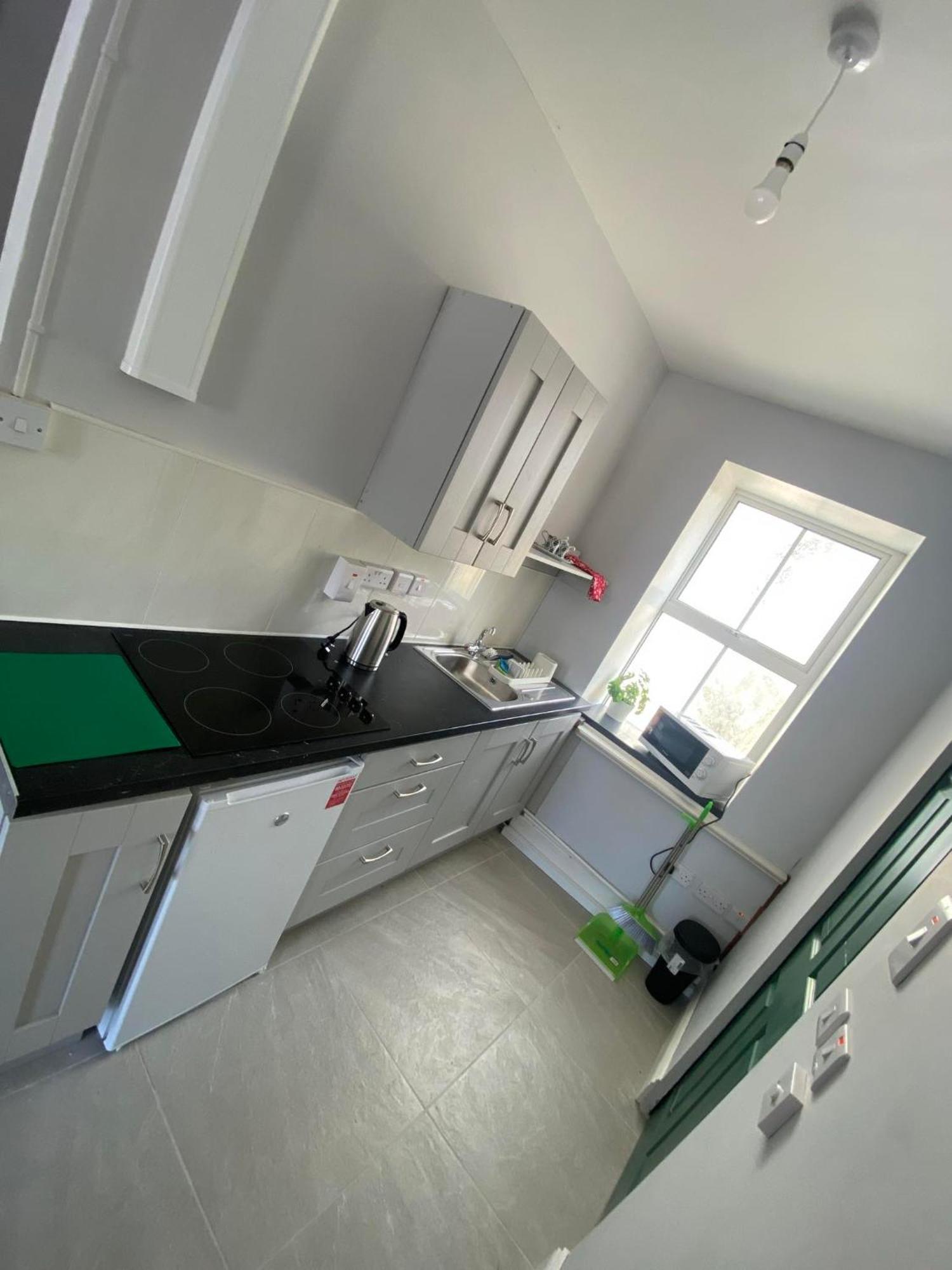 Yellow House Apartment Bantry Exterior photo